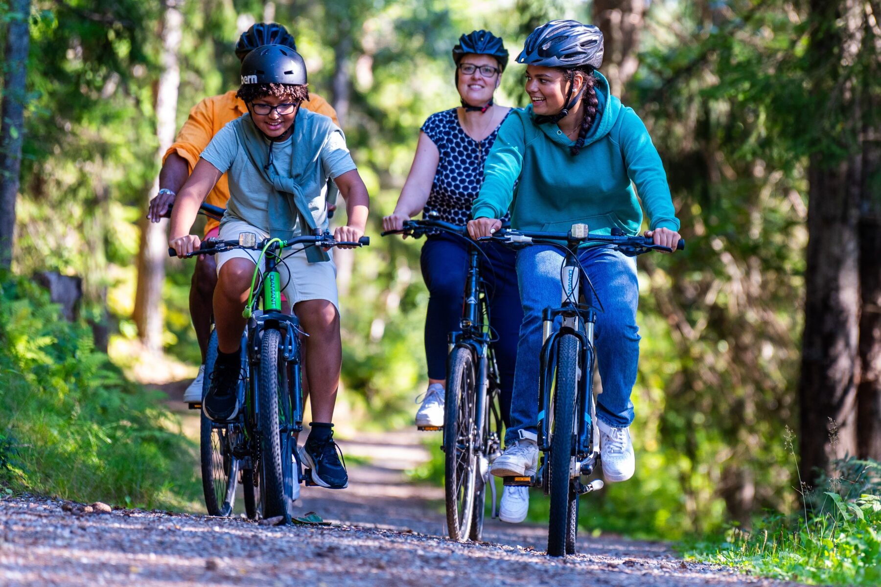 Familie på sykkeltur i Trøgstad, Den Gylne linje
